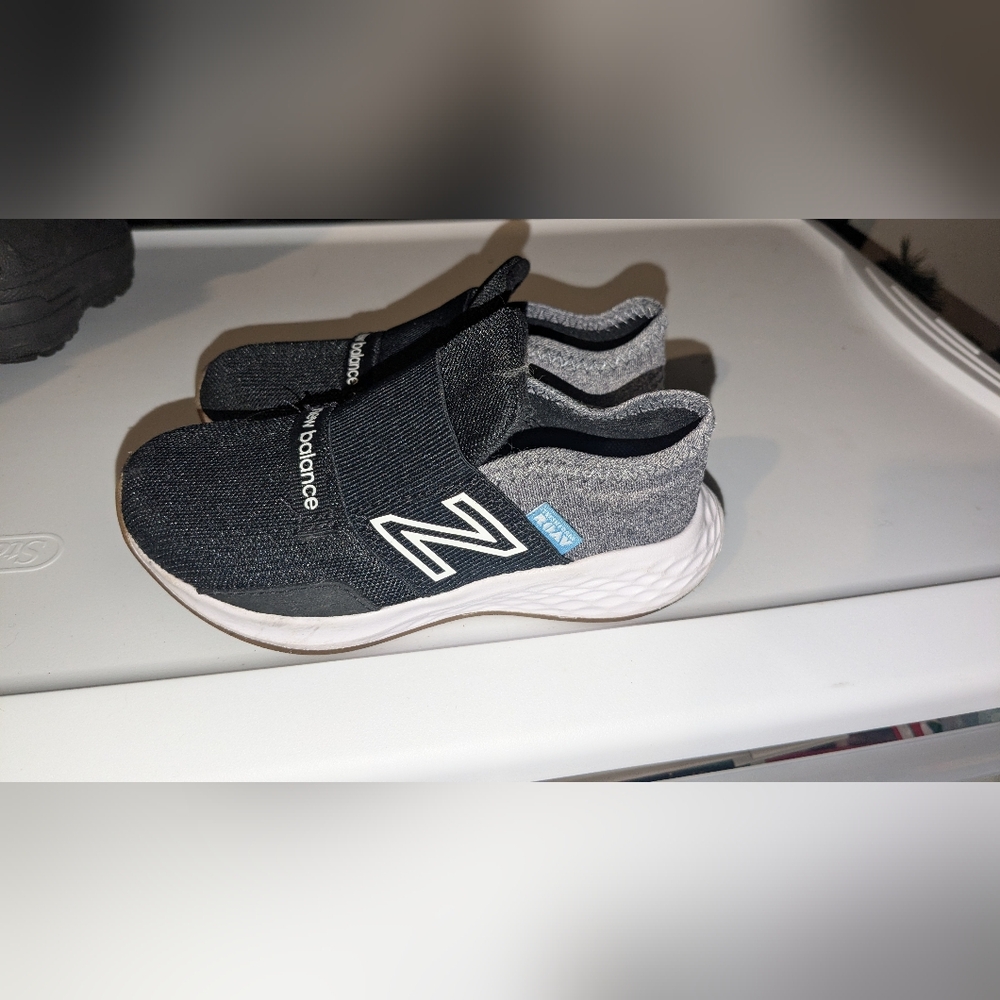 New Balance Kids' Black and Gray Slip-On Sneakers Toddler size 9.